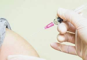Συνδυαστικά εμβόλια γρίπης & Covid-19 ετοιμάζουν μεγάλες φαρμακοβιομηχανίες