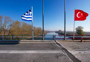 Γέμισαν με Τούρκους τα φαρμακεία της Αλεξανδρούπολης